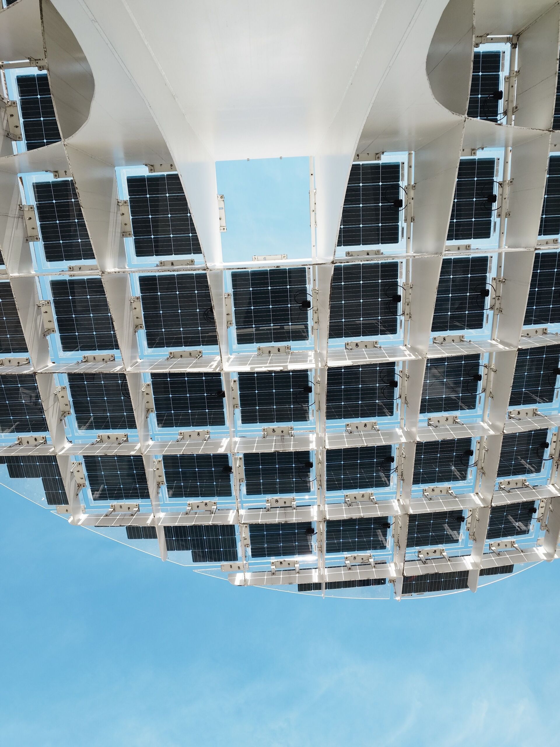 Painéis Solares para Empresas: Como Avaliar o Retorno do Investimento